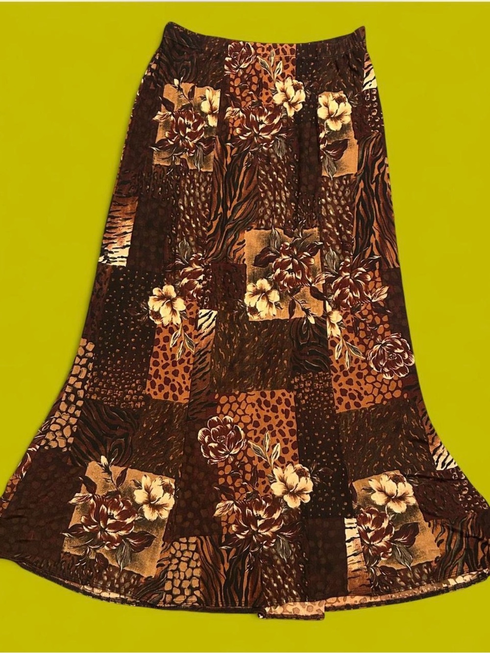 Vintage 90’s floral and animal print faux-patchwork skirt. Mirasol